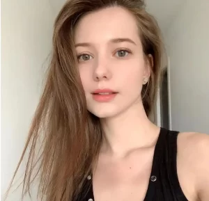 收养乌克兰双胞胎美女